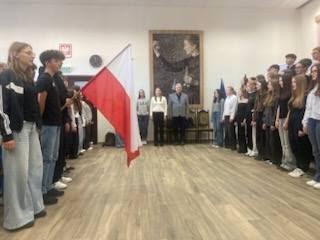 Szkoła do Hymnu