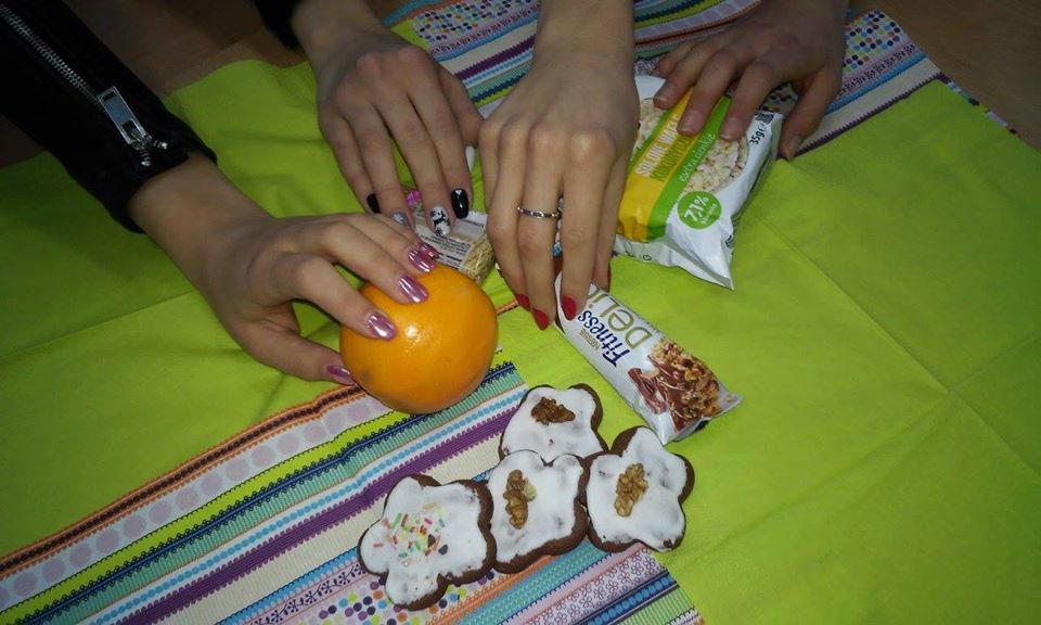 snack – a small ...