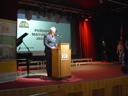 pozegnanie-maturzystow_08